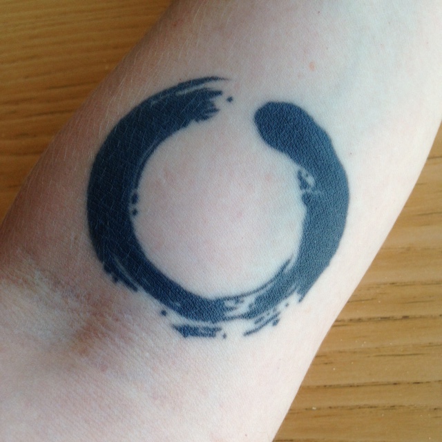 Minimalist Enso Circle Tattoo Design – Tattoos Wizard Designs